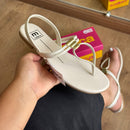 Sandália Moleca Rasteirinha Detalhe Dourado 5557.109