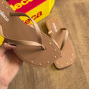 Chinelo De Dedo Moleca Grampos Dourados 5552.603