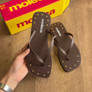 Chinelo De Dedo Moleca Grampos Dourados 5552.603